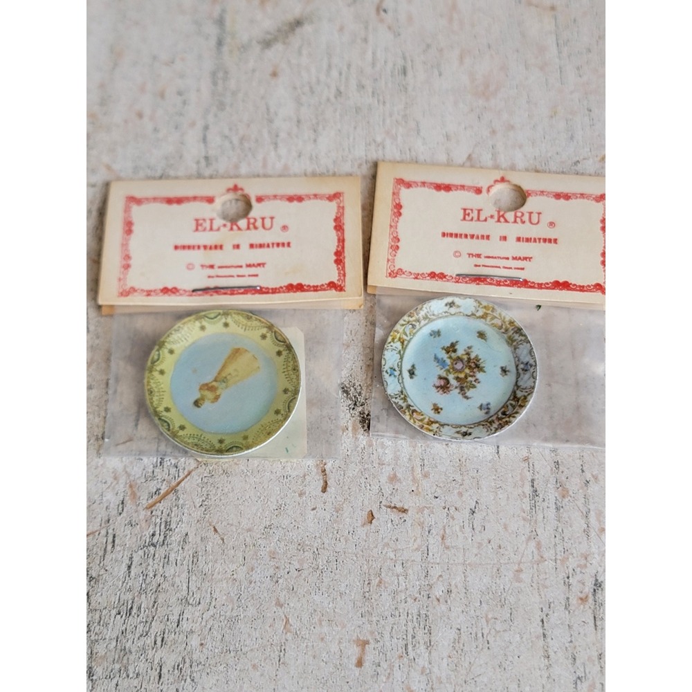 Mini NEW Vintage Enchanted dollhouse plate Victorian set home